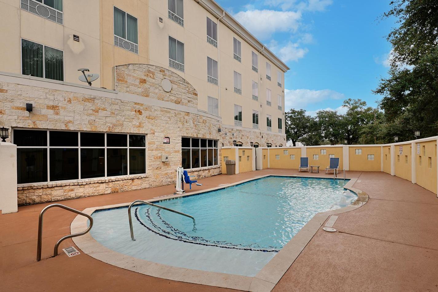 Holiday Inn Express & Suites Houston Northwest-Brookhollow By Ihg Εξωτερικό φωτογραφία