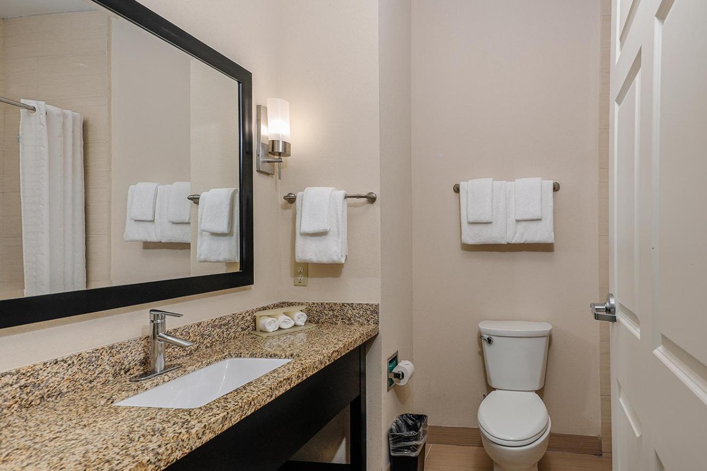 Holiday Inn Express & Suites Houston Northwest-Brookhollow By Ihg Εξωτερικό φωτογραφία